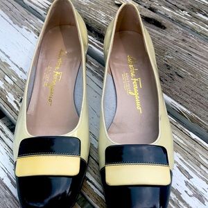 Salvatore ferragamo beige and black shoes